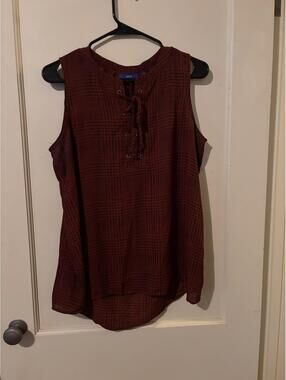 APT. 9 Women's Sleeveless Lace-Up Burgundy Top, Size Large